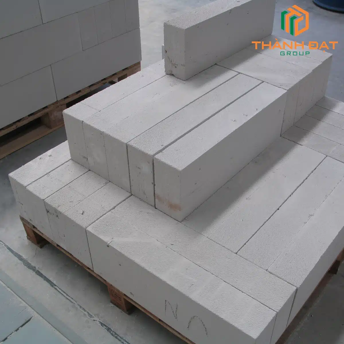 Gach be tong nhe Eblock AAC gia re nhat Vietnam